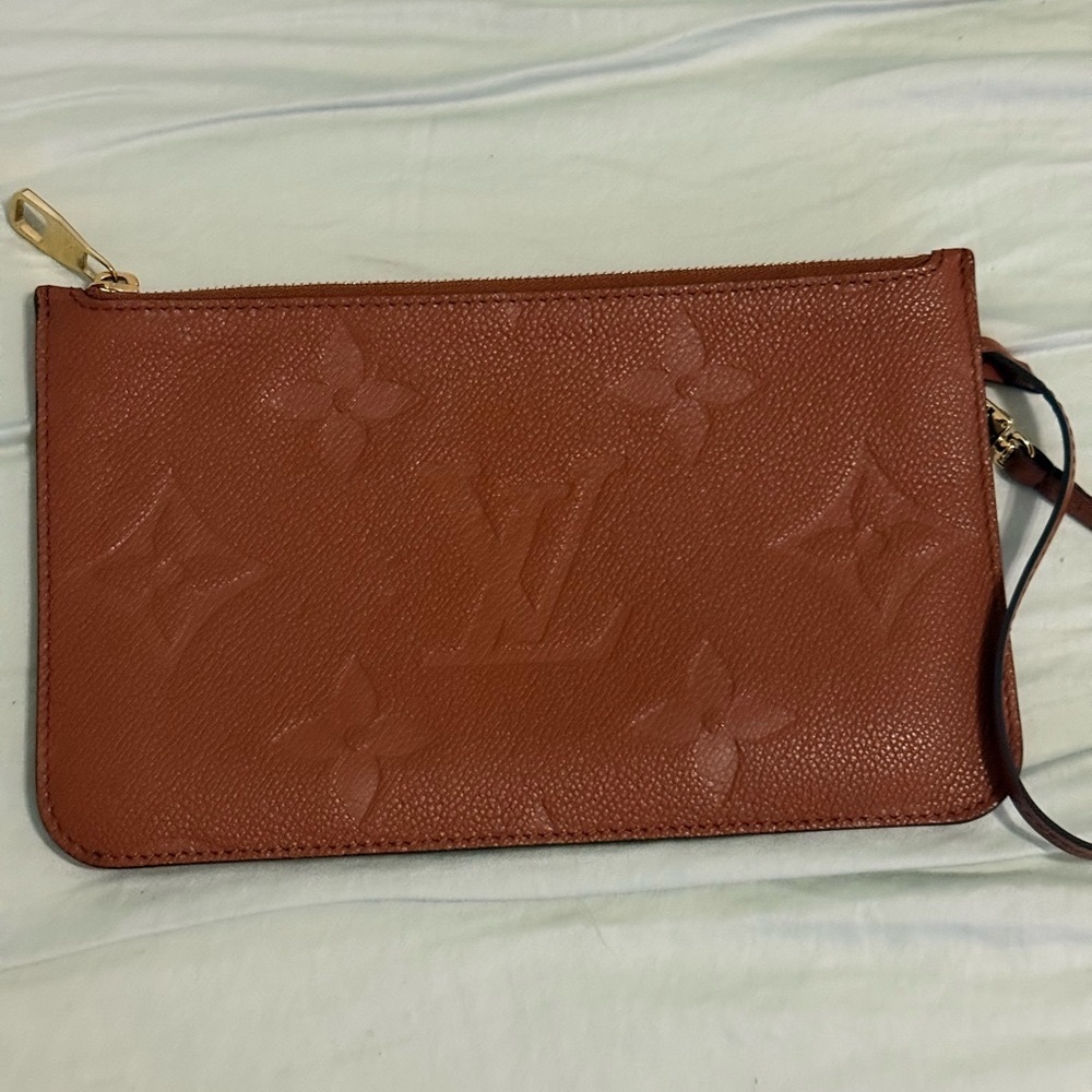NF pouch Cognac LV